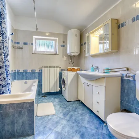 Ema-2 By Interhome * Lovran