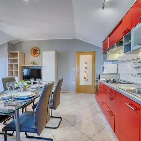 Apartamento Ema-2 By Interhome *