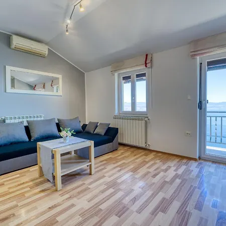 Ema-2 By Interhome * Lovran