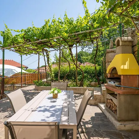 Ema-2 By Interhome Lovran