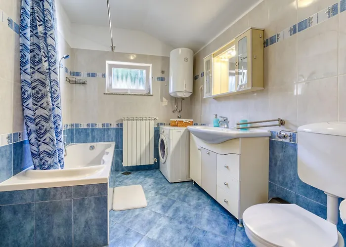 Ema-2 By Interhome * Lovran